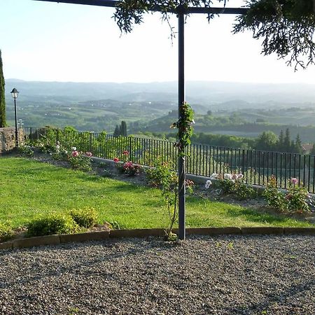 Castello Di Tavolese Hotel Черталдо Екстериор снимка